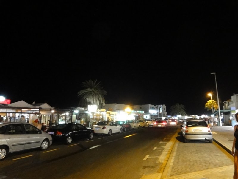 Avenida de Las Playas in Puerto del Carmen bei Nacht