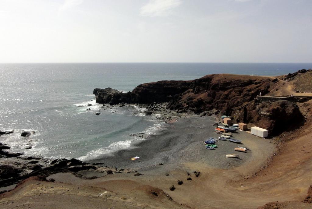 El Golfo Strand